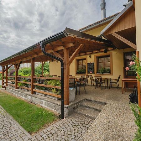 Hotel Taverna Javornik  Luaran gambar
