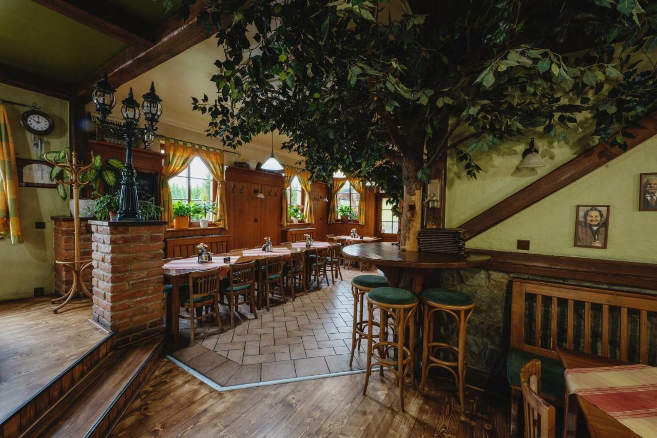 Hotel Taverna Javornik  Luaran gambar