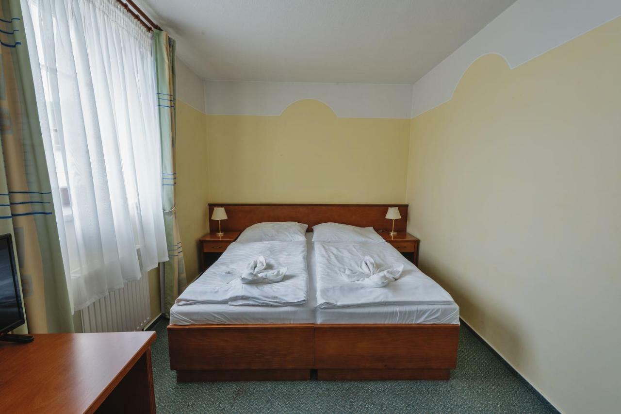 Hotel Taverna Javornik  Luaran gambar