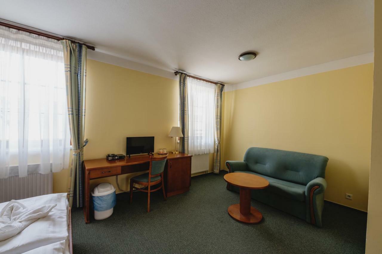 Hotel Taverna Javornik  Luaran gambar