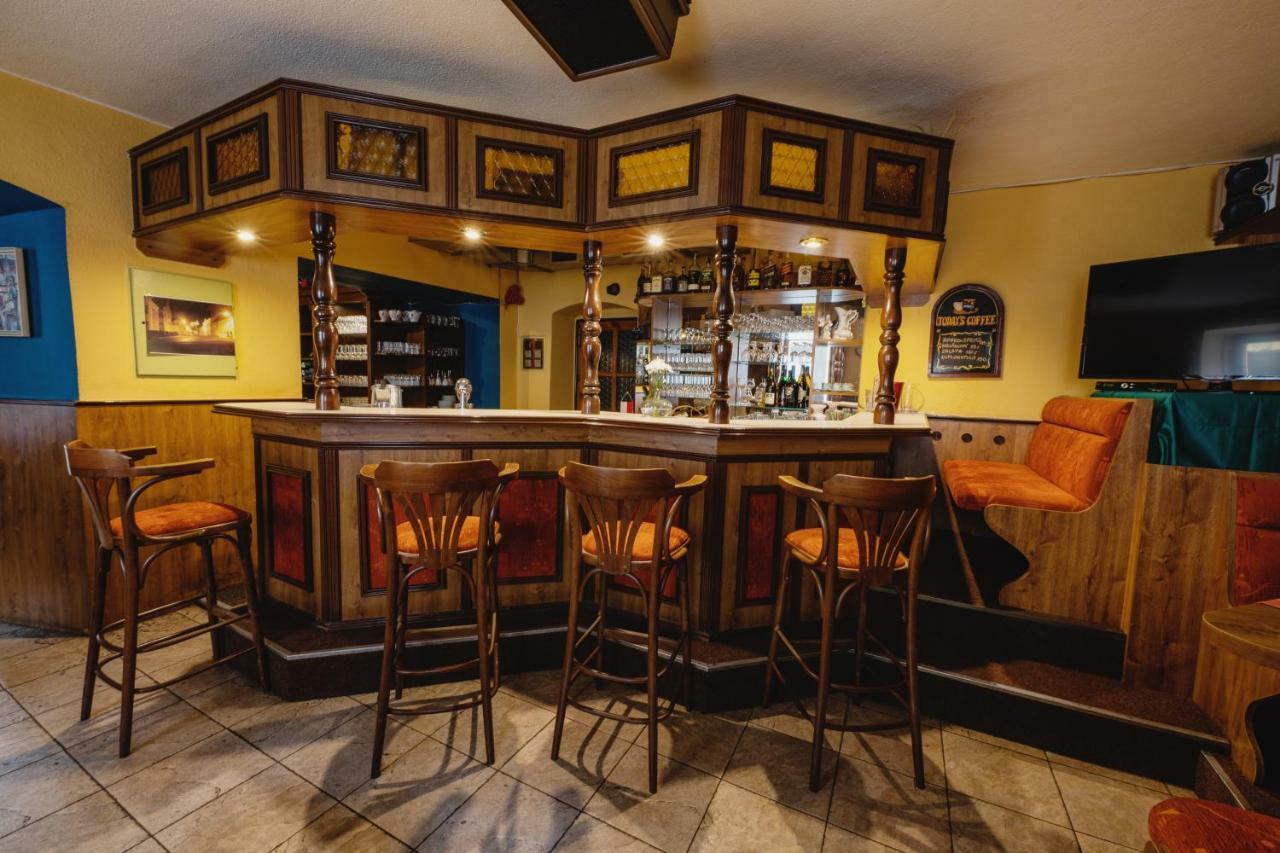 Hotel Taverna Javornik  Luaran gambar