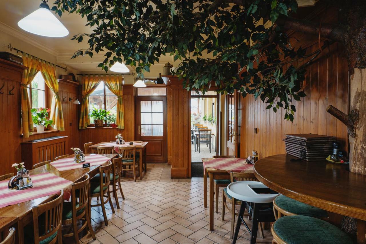 Hotel Taverna Javornik  Luaran gambar