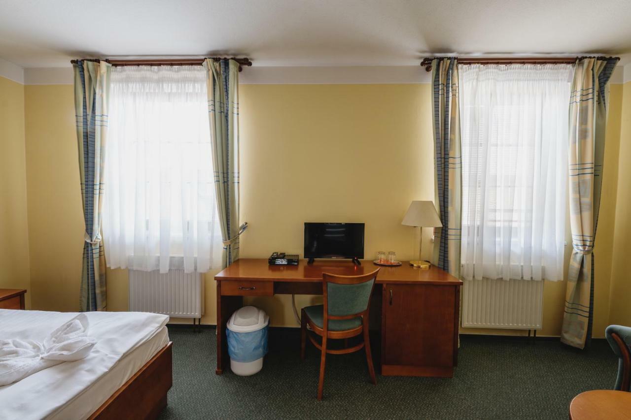 Hotel Taverna Javornik  Luaran gambar