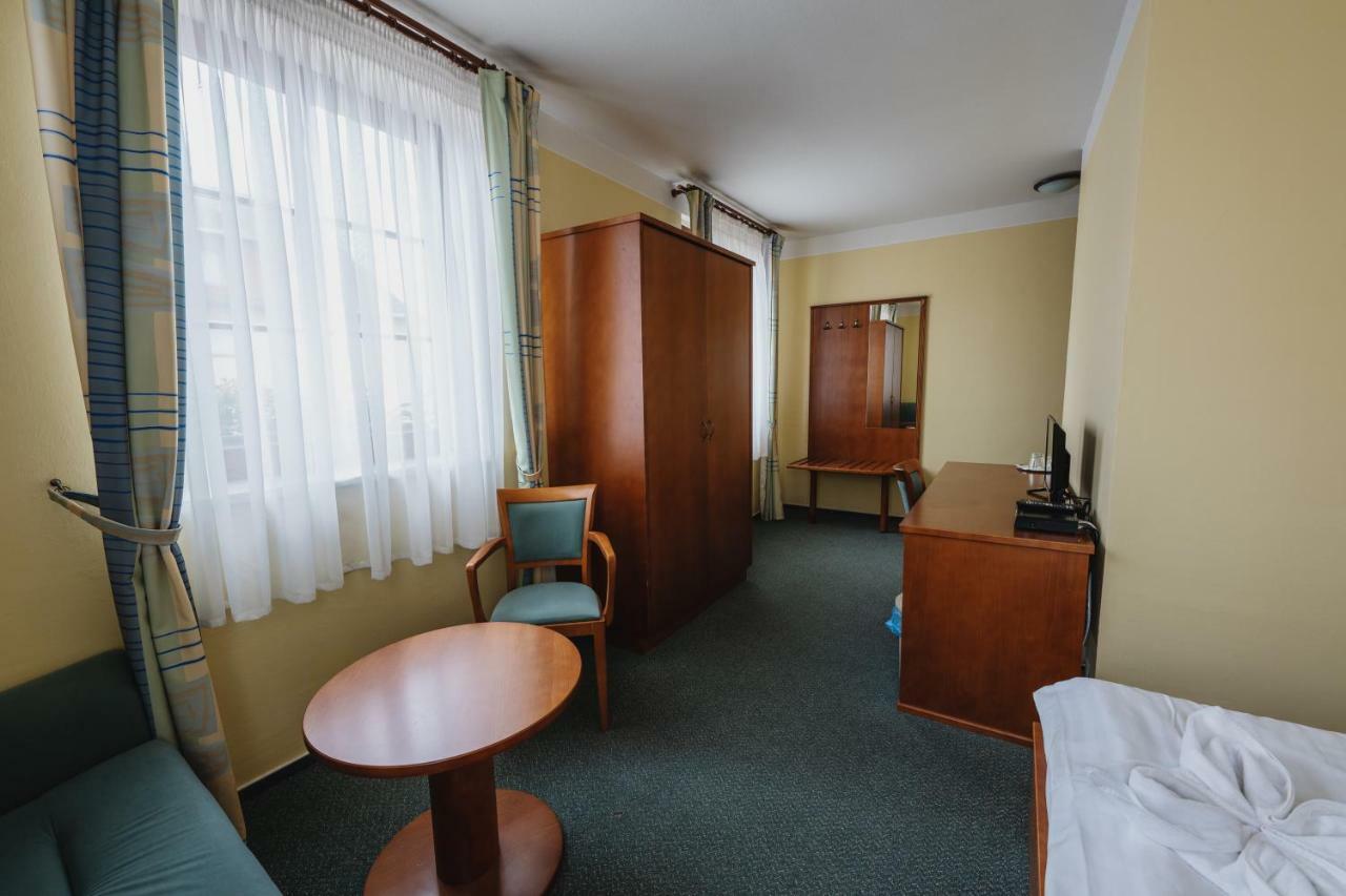 Hotel Taverna Javornik  Luaran gambar