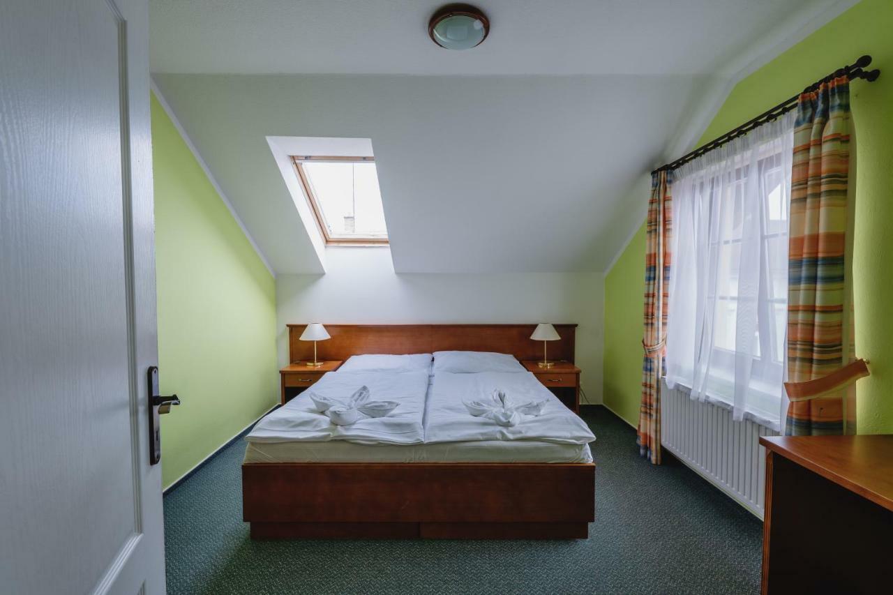 Hotel Taverna Javornik  Luaran gambar